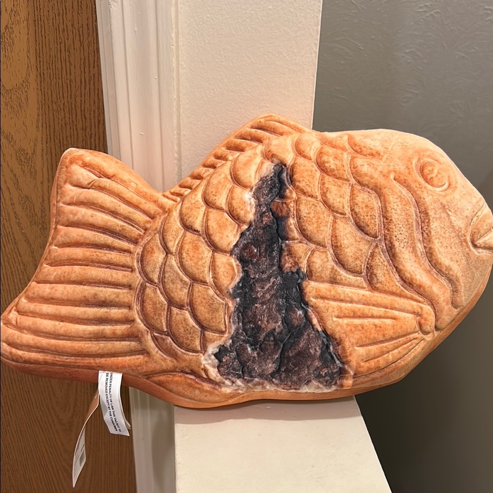 Round1 Fish-Shaped Pet Pillow - Tan and Brown